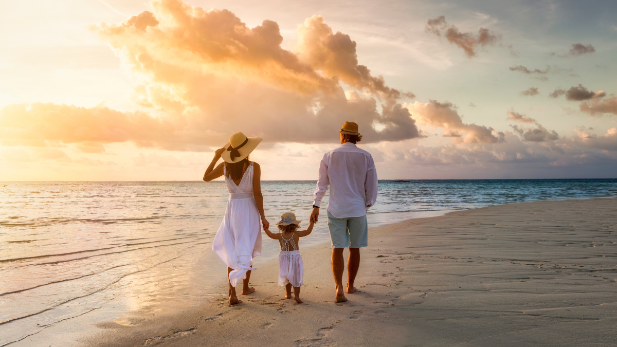 puhkus puhkuse tasu puhkamine suvi päikesepaiste meri perekond